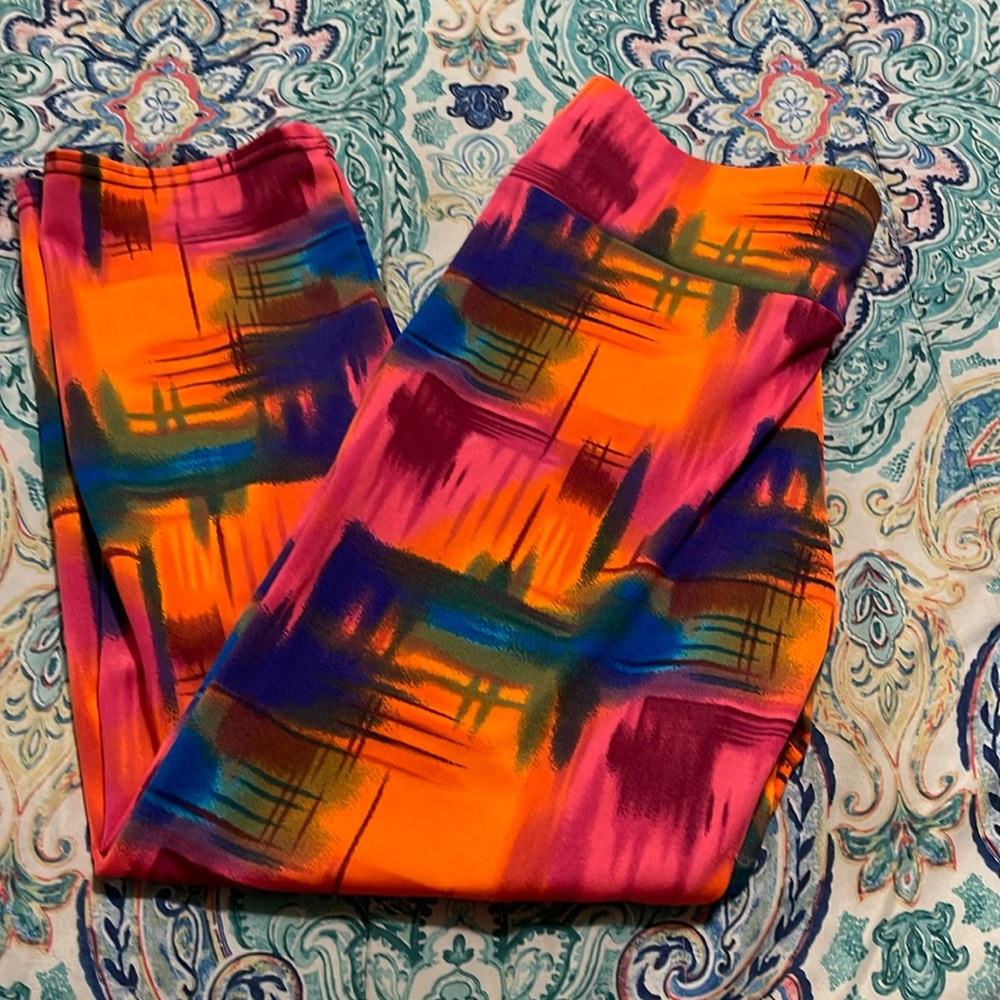 Unknown brand of leggings multi color.